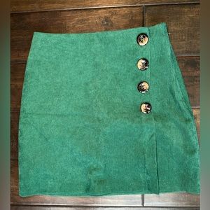Ganji LA Hunter green skirt with side buttons size small